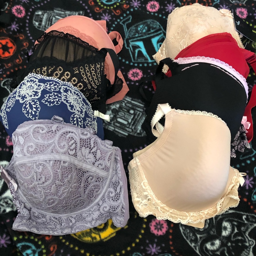 Lot of 8 bras
